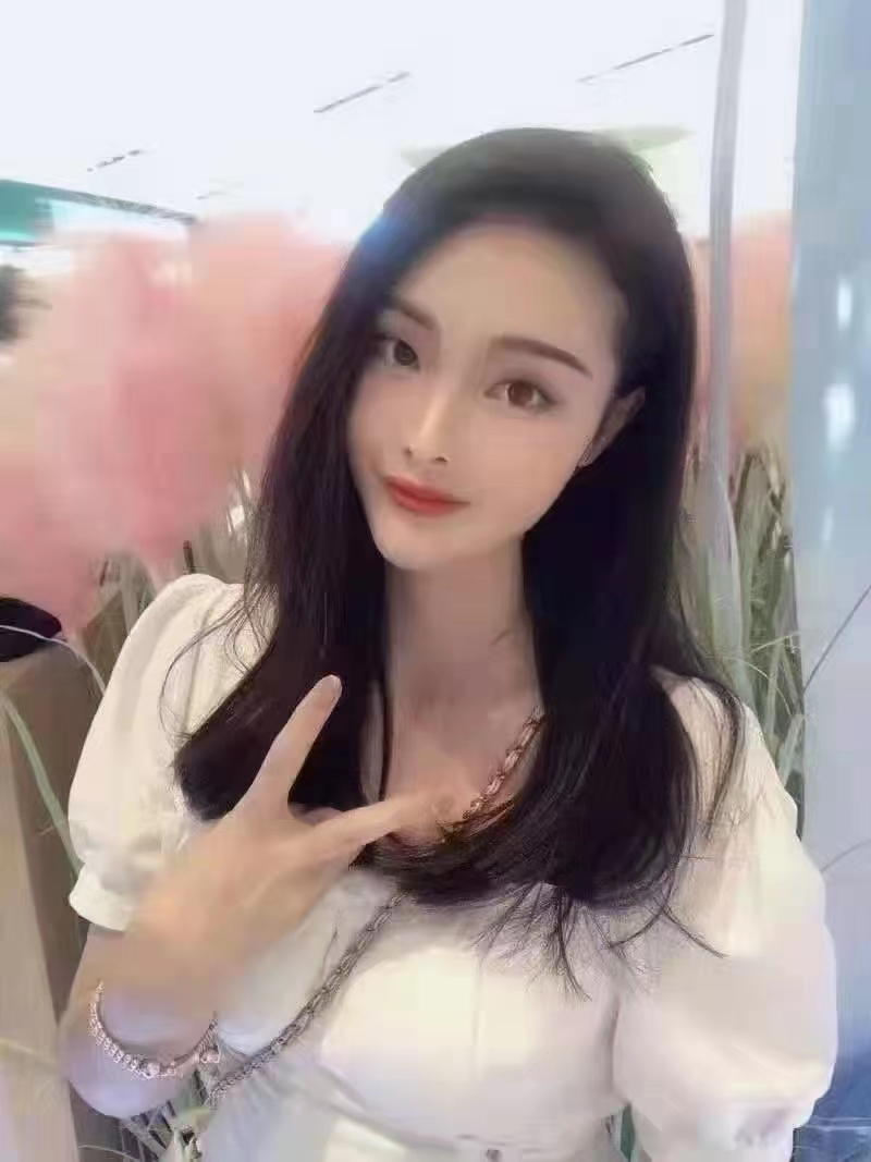会员-女-35岁-外企高管